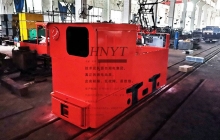 5噸架線(xiàn)式湘潭電機(jī)車(chē)發(fā)往金屬礦