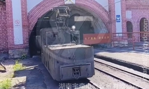 7噸架線式湘潭電機車現(xiàn)場視頻