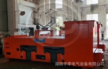 浙江一批14噸架線式湘潭電機車發(fā)往金礦